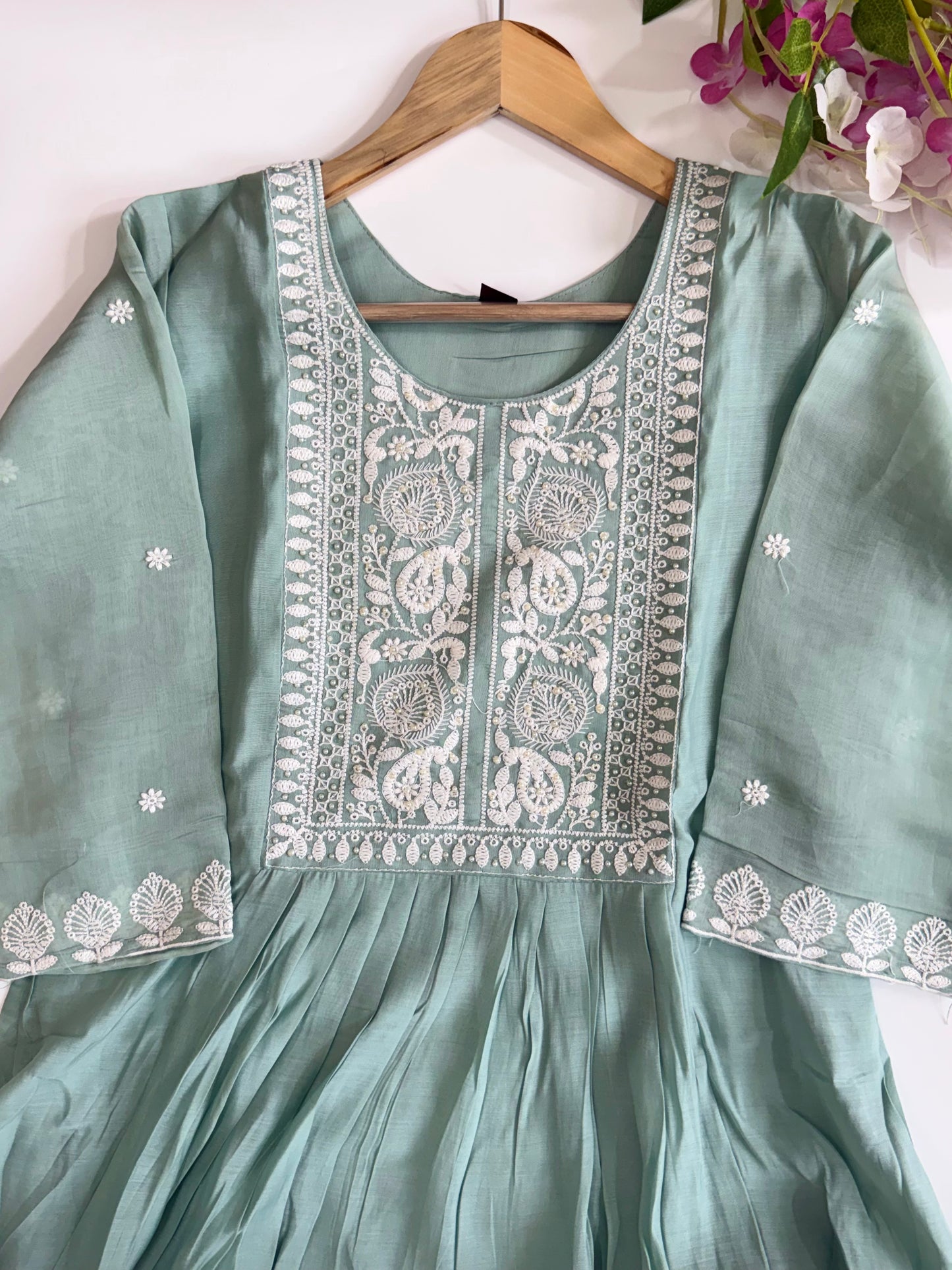 Light Pastel Green Kurta Set With Intricate White Thread Work